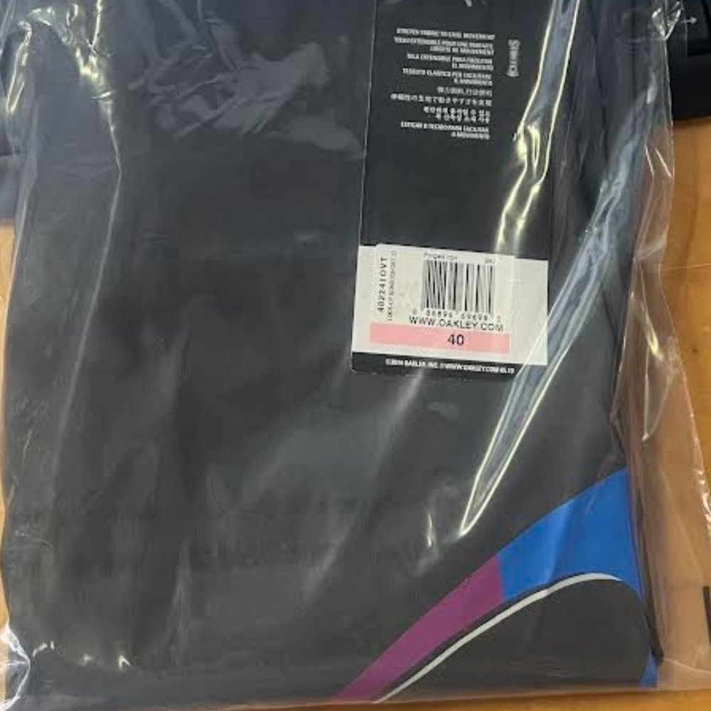 NWT! Oakley Men's Lock-Up Logo 22 Inch Boardshorts Size-40 - Picture 7 of 7